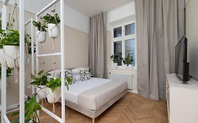 Dusty Beige 2Br Ap For 6 - Near Kazimierz